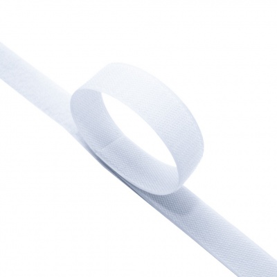 Липучка с покрытием ПВХ, шир. 25 мм (упак. 25 м), цвет белый - купить в Волжском. Цена: 14.93 руб.